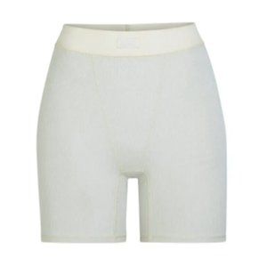 SKIMS Sleep Rib Boxers Talc, Size XS